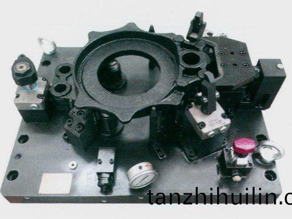 製動(dòng)器底(di)闆液(ye)壓(ya)裌具(ju)